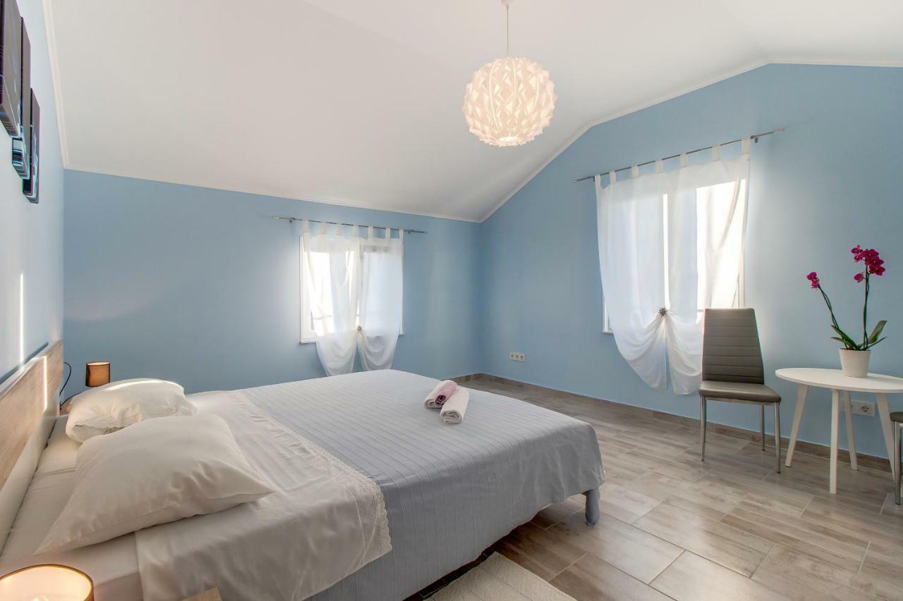 Apartman Leon & Rent A Quad Mali Lošinj Exterior foto