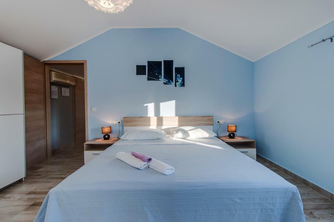 Apartman Leon & Rent A Quad Mali Lošinj Exterior foto