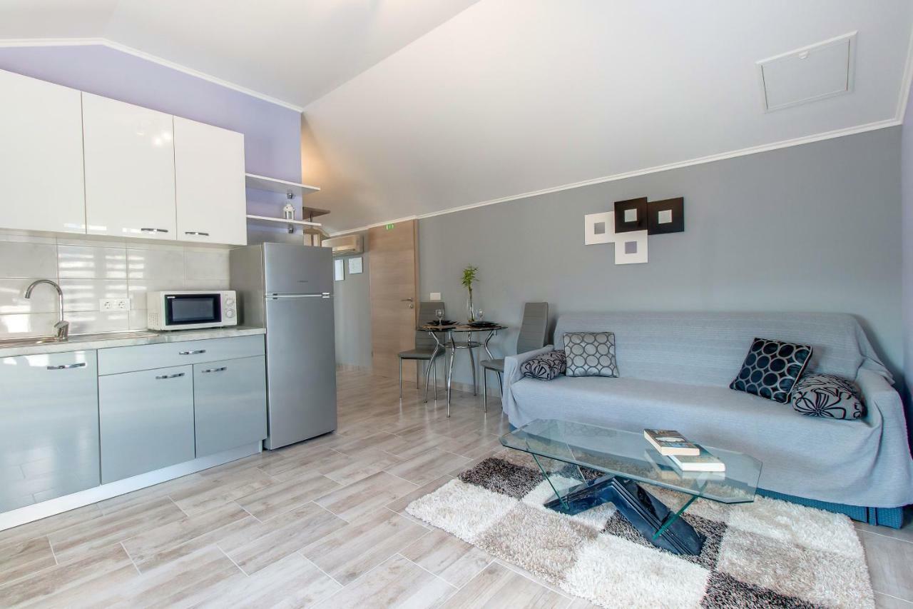 Apartman Leon & Rent A Quad Mali Lošinj Exterior foto