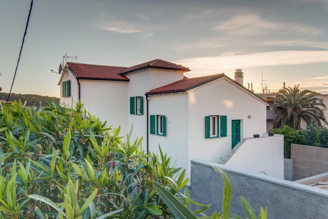 Apartman Leon & Rent A Quad Mali Lošinj Exterior foto